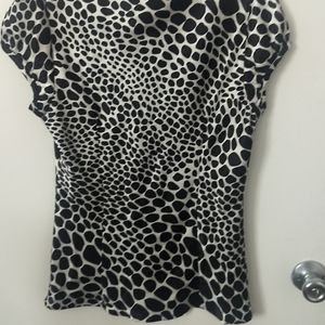 Top, size M, black/white print